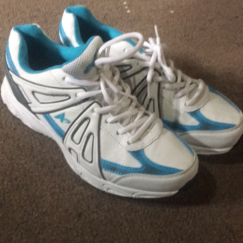 Women’s Athletic Shoes